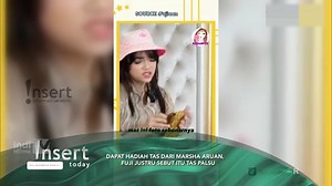 605K views · 7.4K reactions | GAK PUNYA ETIKA, DAPAT HADIAH TAS DARI MARSHA ARUAN, FUJI JUSTRU SEBUT ITU TAS PALSU #fujian #umikalsum #ayutingting #Insert #InsertPagi #InsertSiang #InsertToday #InsertStory #InsertInvestigasi #HotGosip #BeritaArtis #GosipArtis #InsertHariIni #InsertTerbaru | InsertLive | Facebook