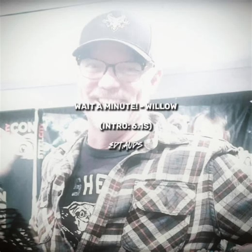 Create Captivating Audio Edits with 8 Loop Clips