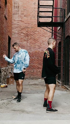 He lost his shoe. Dc: 🕺🕺 US Song: @iamnicd #twins #choreo #dance #lovethissong #nicd