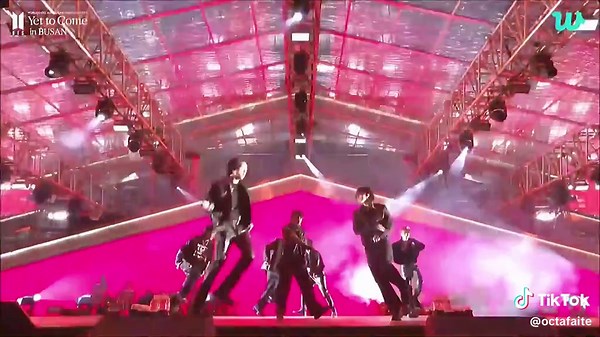 BTS Concert Highlights: Mic Drop and Yet to Come