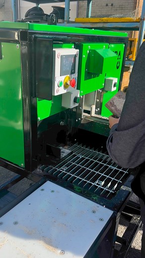 Man, I wish I had this some days instead of a grinder and hammer 😂 Had the pleasure of checking out the brick recycling machine from Fraco & Brique Recyc this week while on a factory tour. Genius design for reclaiming old brick from buildings that we may need to restore #construction #bricklaying #bluecollar #bricklayer #brickwork | SlimBrick