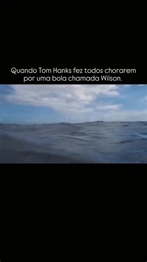 Espetacular Mundo do Cinema 🎞️ on Instagram: "Quando uma simples cena se torna memorável, todos sentimos, aquela simples bola não era mais só uma bola, mas alguém, alguém que fez por algum tempo de nossas vidas mas que naquele momento estava indo e não podíamos fazer nada para ajudar, apenas sentimos e choramos junto com Chuck. Chuck Noland (Tom Hanks) um inspetor da Federal Express (FedEx), multinacional encarregada de enviar cargas e correspondências, que tem por função checar vários escritór