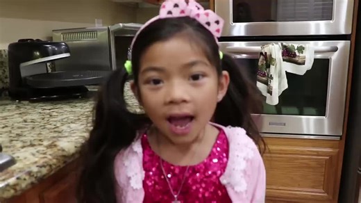 Emma & Wendy Pretend Play COOKING Competition with Cute Giant Kitchen Toy #kids #cute #funny #toysandcolors