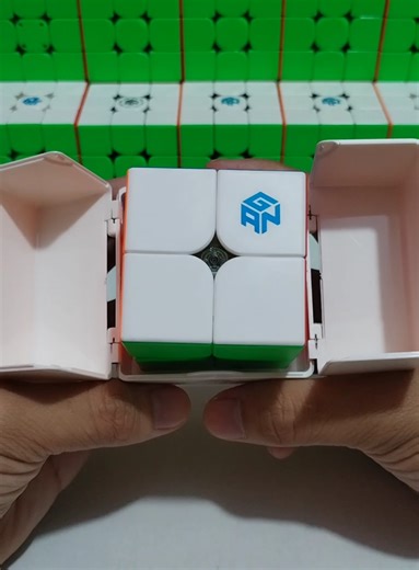 GAN 251 M PRO Unboxing: Features and Insights