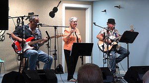 Testing 1-2-3 This is Joyce Seamones song that was recorded back in the 70's and did well on the Country Music charts. She still does a great job on this and helped by James Frank and Dale Sewers. From the Double S Bluegrass Park in New Canada,Lunenburg County,NS on Sept 21/2024. The guests were the Bluegrass Park Band, TrueLove Ways, Bonded Connection and Nova Scotia Country Music Hall Of Fame member Joyce Seamone. www.facebook.com/MikesCountryShow | Mike Blackburn - Music Videographer