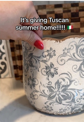 Stunning Tuscan Home Decor Ideas with Ceramic Vases