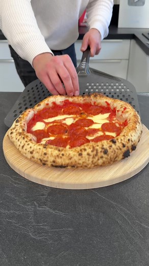 Pizza Salami: Schnelles Rezept mit Teichners Teiglingen