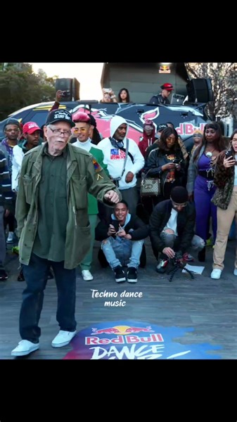 3.6M views · 141K reactions | Bom final de semana galera ✔️❤️ | Techno Dance Music | Facebook