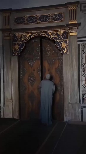 فَإِذا رَدَدتَ يَدي فَمَن ذا يَرحَمُ! #cairo #egypt #moslem #reels مسجد الامام الشافعي