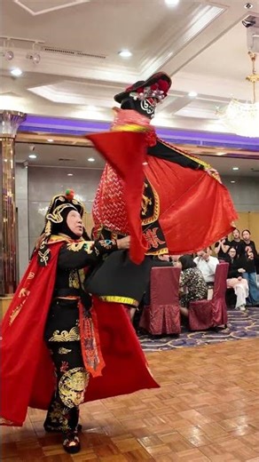 Face Change Magic! Chinese “变脸” Will Shock You 😲 | Sichuan Opera Transformation Face Trick