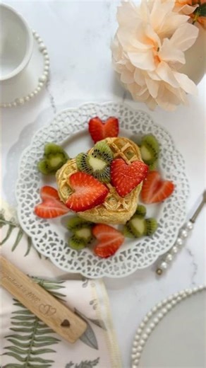 Easy Zucchini Waffles | Healthy Breakfast Idea