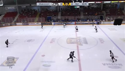 Hayes fires a laser from center 4-3 wolves ! #gowolvesgo | Miramichi KIA Timberwolves