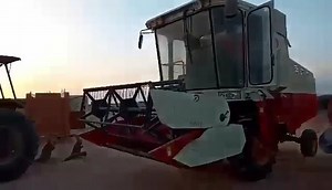 ▶️ À vendre #moissonneuse_batteuse Capacité trémie 1 tonnes largeur de coupe 2.5 mètres 💰 Prix 50 000 dinars 📞 Téléphone 23771839 🏡 Sidi Maklouf, Medenine https://www.tractour.tn/Annonces/agricole-materiel-de-recolte-moissonneuses-batteuses-moissonneuse-batteuse-avec-cabine-autres-marques-autres-gammes-0-neuf-en-excellent-etat-a-vendre-4x2-oui/ | Tractour.tn