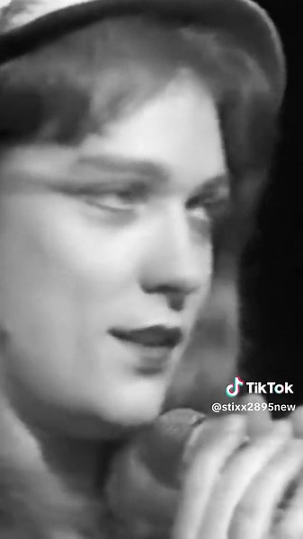 Sweet - The Ballroom Blitz Music Video