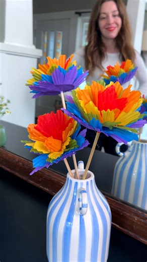 Easy Spring Craft 💐 DIY Cupcake Liner Flower! #craft #papercraft #paperart #paperflowers #tutorial | Jeff & Lauren