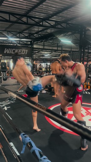 🇹🇭𝐌𝐨𝐧𝐠𝐤𝐨𝐥 𝐓𝐡𝐨𝐧𝐠🇹🇭 on Instagram: "@jayynger_sko @bumblebee_2307 @phuketfightclub"