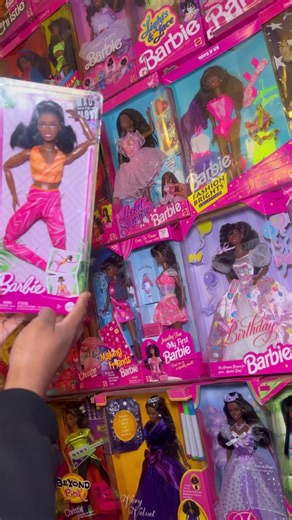 Crazy in love with the new Brooklyn Barbie Made to Move 🧘🏾‍♀️💕 . . . . . . . #blackbarbieguide #barbiemadetomove #blackbarbiecollection #beyonce #crazyinlove