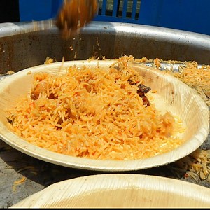 519K views · 20K reactions | உழைக்கும் மக்களின் 1₹ BIRYANI PAKODA BOYZ BIRYANI Tamil Food Review Pakoda Boyz Biryani No 183/219, Periyar Pathai, Choolaimedu, Chennai, Tamil Nadu 600094 Contact and PreBooking: 9445199393, 9677042322 Map: https://maps.app.goo.gl/jgHeAjmzFzREEqMn7 #food #viral #trending #StreetFoodVibes | Pakoda Boyz | Facebook