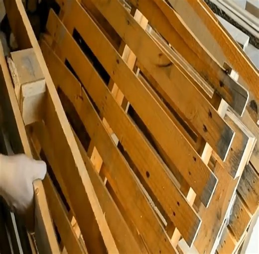 TV Stand made from pallets | Woodworking Tools