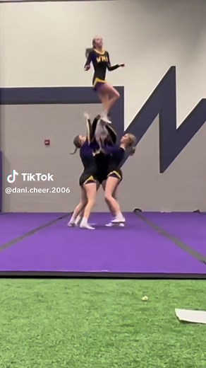 feels like my nose is broken but we keep it pushin 🥲 #cheer #cheerleading #cheerleader #perfection #cheerseason #compseason #compcheer #competition #competitionseason #competitivecheer #compday #ouch #fail #fall #sunt #switchup #180switchup #base #stunting #practice #cheerpractice #practicemakesperfect #cheerseason