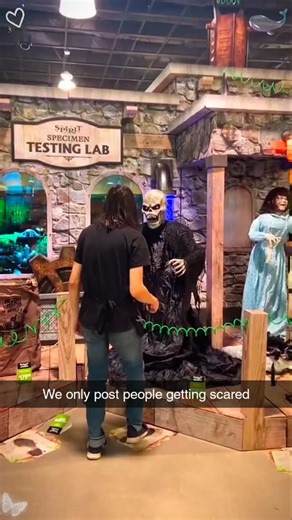 People Getting Scared | Imagine if there was a page dedicated to People Getting Scared Music by: @therealjimmyfm - ALOFOQUE #PplGettingScaredd#JumpScareReaction... | Instagram