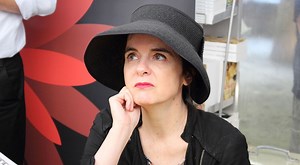 Contacter AMÉLIE NOTHOMB | Écrire à l'auteure #AmélieNothomb - Contact des personnalités & médias