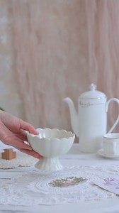 Simple DIY Centerpiece Idea 🌿🌸 #flowerarrangement #diyflowers #floralcenterpiece #floraldesign #flowerarranging | FloralSupplies.com