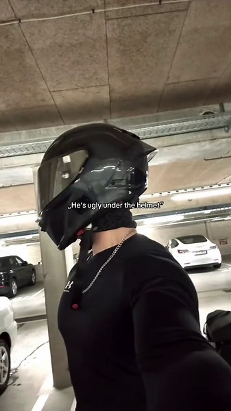 Biker-Style: Helm oder kein Helm?
