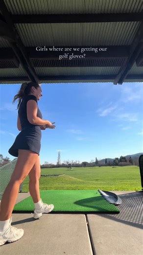 Best Golf Gloves for Women on the Course