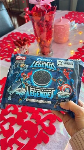 Color changing Oreos #tastetest 🍪 #food #snacks #foodie #foodlover #foodreview #eating #foodies