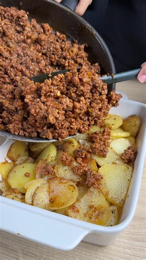 I cooked this ground beef and potato recipe! Delicious and easy! #fblifestyle #socialconnection #cooking | Divine Recipes