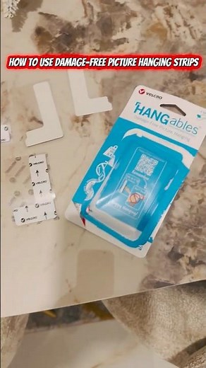 Hang Pictures Without Nails: Command Strips Step-by-Step (No Wall Damage). #CommandStrips #velcro