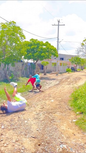 2.8M views · 42K reactions | La Olla Sorpresa  | Los Tripitas Del Humor #2 | Facebook