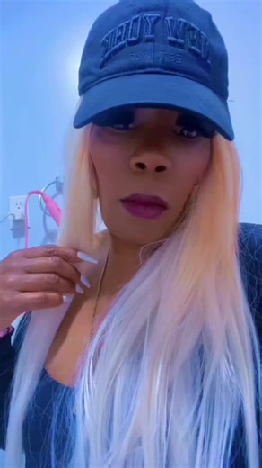 Im going to start riding in the front car the train operators fine as hell I need me one ! You know they don’t drink …