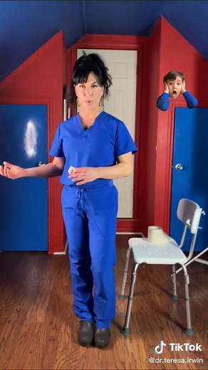 How do you wipe? #gynecologists #doctormom #vaginacologist #medical #doctor #momproblems #underwareness #pee #peedoctor