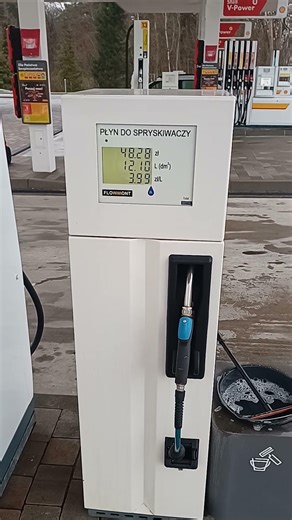 płyn do szyb z dystrybutora Shell