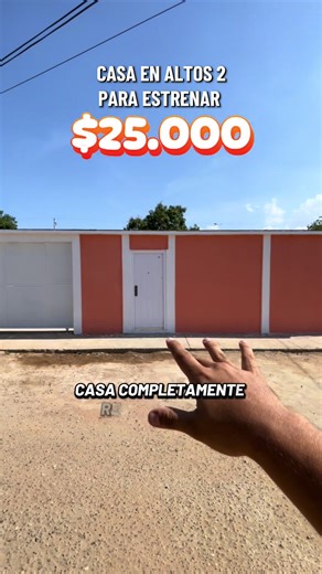 Casa en venta en Maracaibo Zulia, ubicada en el sector de altos 2, por los patrulleros, tenemos 3 habitaciones, 1 baño, sala de estar, comedor, cocina con barra, porche con piso nuevo, casa con cerca nueva y todo lo de la casa, lista para que lleguen a estrenarla. Citas para verla al 0414 353 0840