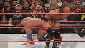 【精彩集锦】隐隐作痛！WWE联盟 Low Blow"下体攻击"合集(2000~2001)_哔哩哔哩_bilibili