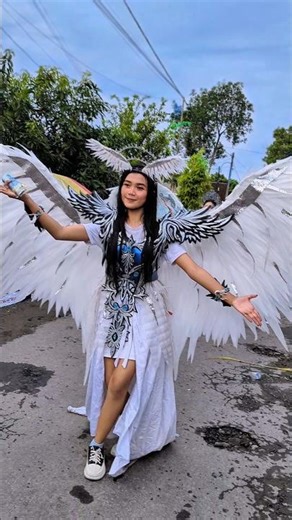 joget karnaval pakai kostum besar!! dance carnival