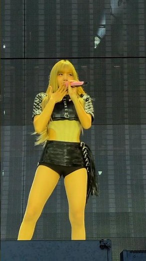 BLACKPINK Paris “Pink Venom” FanCam Hit Different | #pinkvenom #concert #shorts