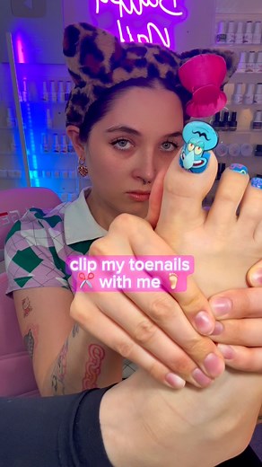 They were getting a little too long 🤷🏻‍♀️ Squidward toenail art! #nailartist #feet #pedicure #naildesign | Madison McCollough
