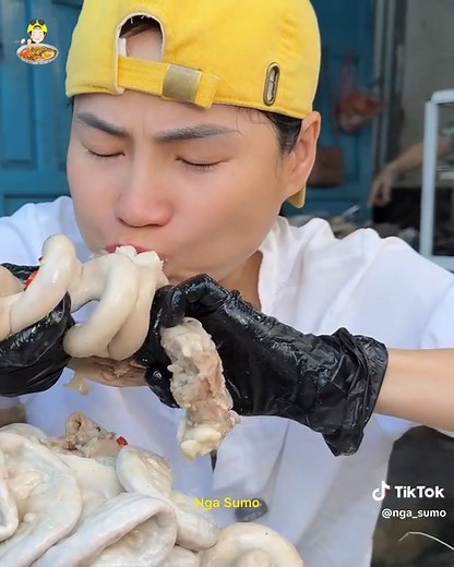 Nga Sumo Mukbang Dồi Trường Siêu To