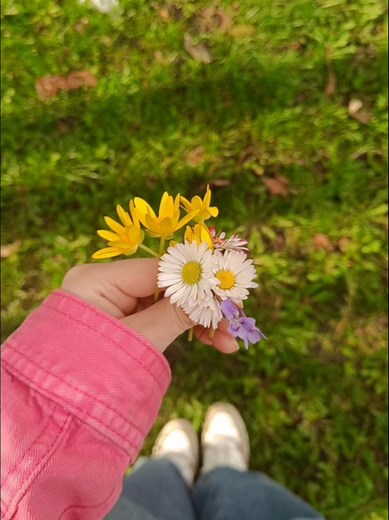 Beautiful Girls Profile Pictures and Poetry