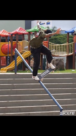 35K views · 1.2K reactions | @gabryel.aguilar marretando pesado no quadro “Vraw Files” do Desafio de Rua On The Road 2023.  Edit: @_tlosada #cemporcentoskate #DesafioDeRua2023 #VrawFiles #skate #desafioderua #skateboard #skateboarding | Revista 100% SKATE | Facebook