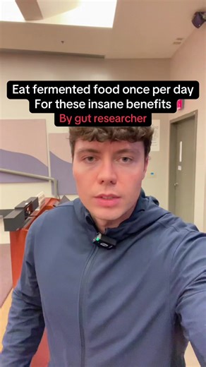 What Happens to Your Body When You Eat Fermented Foods for 30 Days – The Results Will Surprise You! Doctors and health professionals always say, “Eat more fermented foods for your health.” But have you ever wondered why they say that? 🤔 Fermented foods like yogurt, kefir, kimchi, sauerkraut, kombucha, and miso aren’t just tasty — they’re packed with living bacteria that can completely transform your body from the inside out. Let’s break it down — here’s what actually happens if you eat a small 