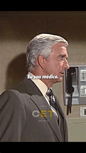 na sua OPINIÃO, o comandante estava zoando o médico? 😳👉 FILME: Apertem os Cintos, o Piloto Sumiu