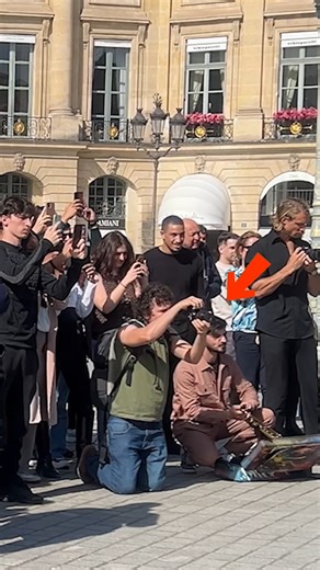 French star GIMS shocked everyone in the middle of Paris.. with his viral song NINAO ! . . did you know this is actually from an old GEORGIAN folk song ? . follow for more piano music !! . #piano #publicpiano #gims | Aurelien Froissart