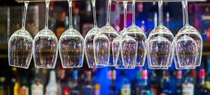 Ideas for Decorating Basement Bars | DoItYourself.com