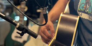 How to Mike a Singing Acoustic Guitarist