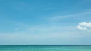 Time-lapse of clouds in a tropical beach horizon - Free Stock Video